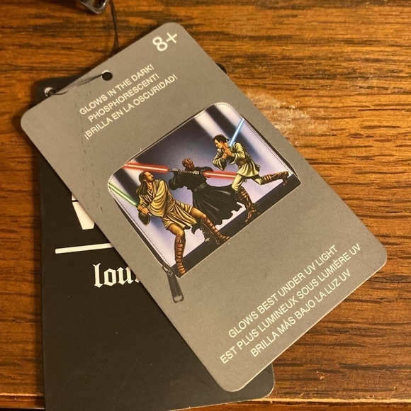 Loungefly Star Wars zip-around wallet - Picture 5 of 9